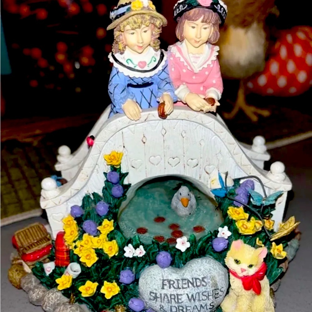 Vintage Friends Music Box